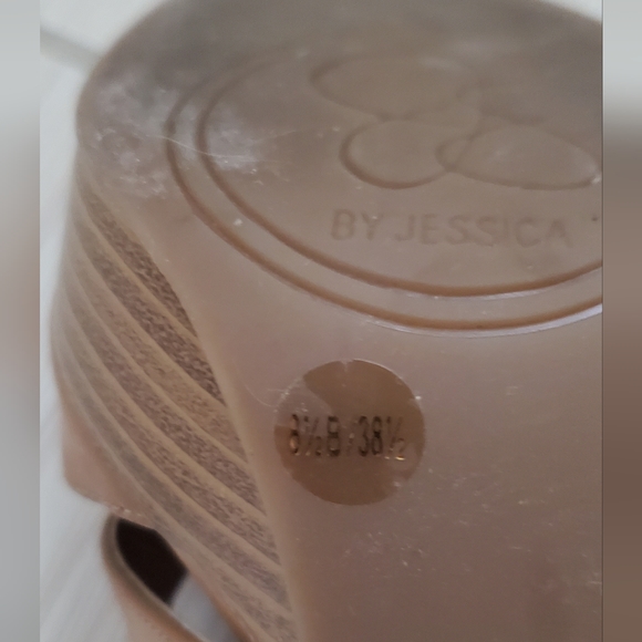 Jessica Simpson Platform Heels Size 8.5 - Picture 5 of 6